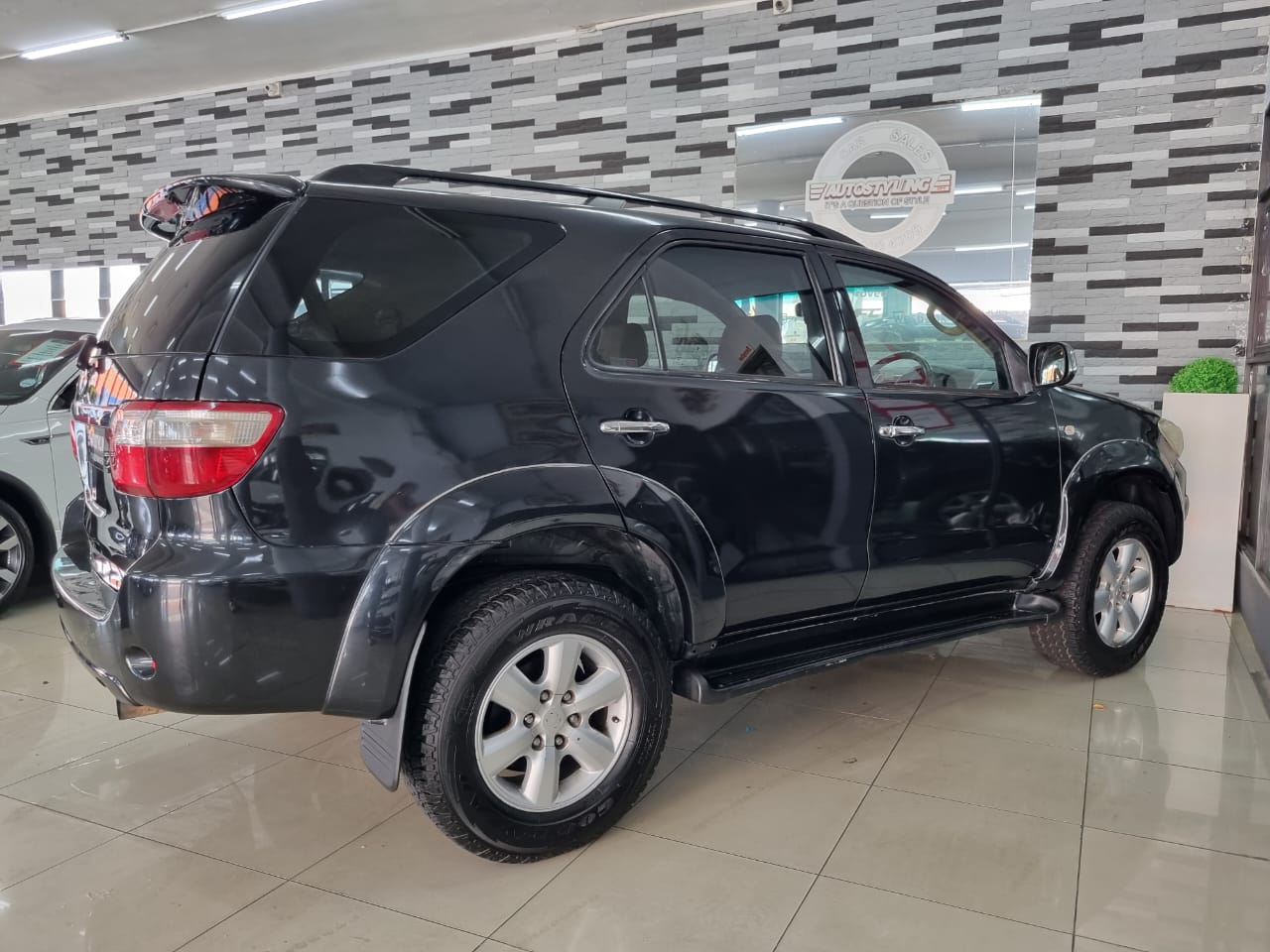2010 Toyota Fortuner 3.0 D-4D Raised Body